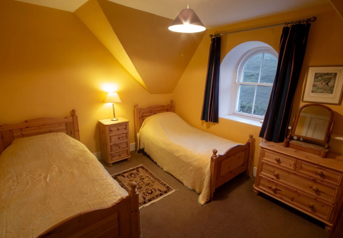 House in Inverness - Glencarron Lodge