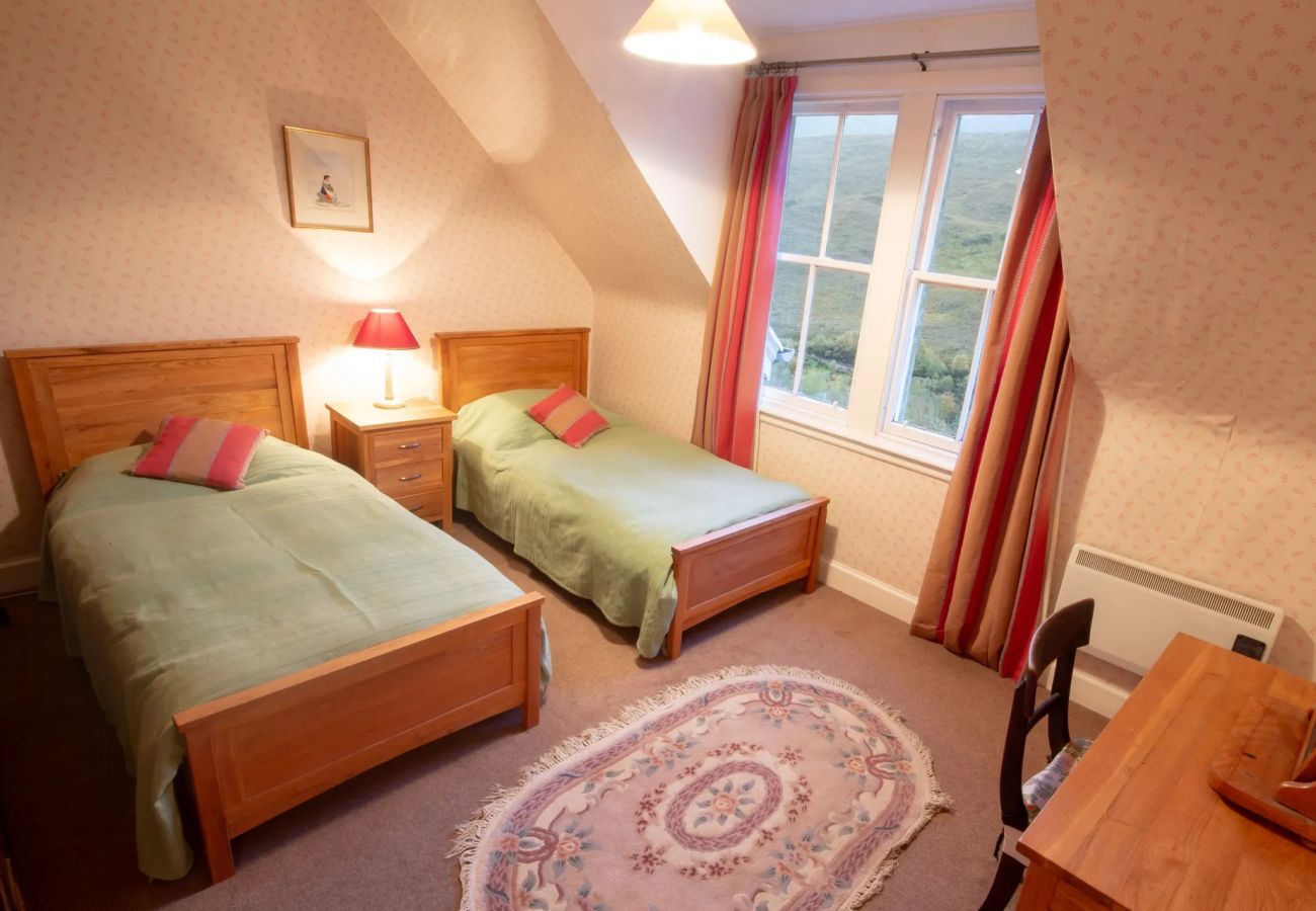House in Inverness - Glencarron Lodge