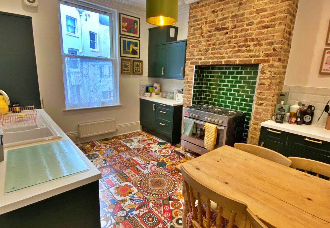 Apartment in St Leonards-on-Sea - Gensing Lodge