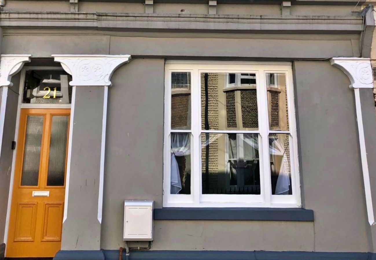 Apartment in St Leonards-on-Sea - Gensing Lodge