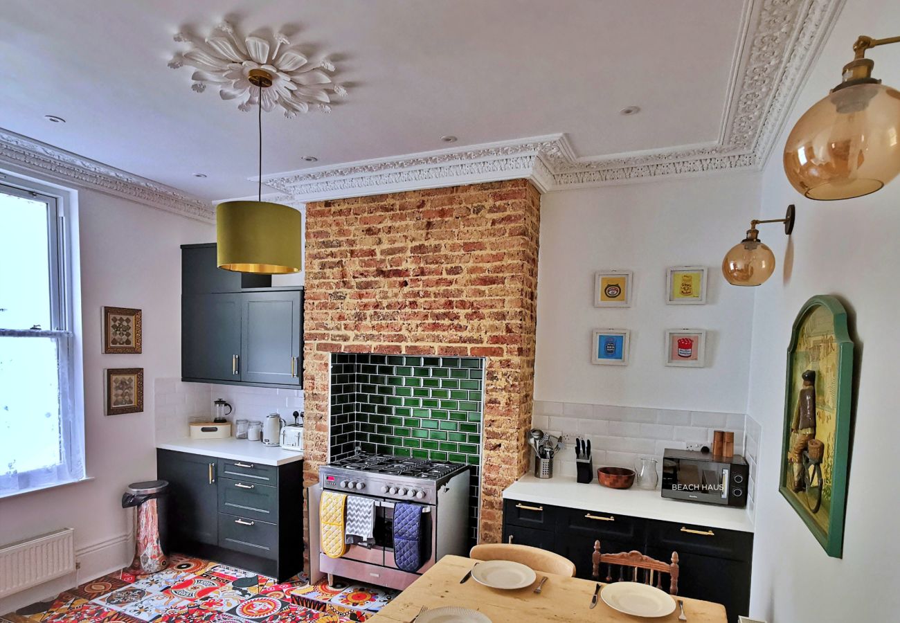 Apartment in St Leonards-on-Sea - Gensing Lodge