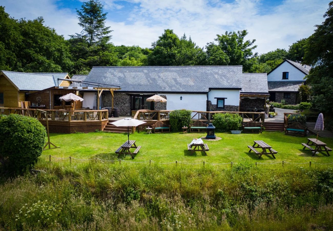 Chalet in Umberleigh - Bell Tent Highland at Country Ways