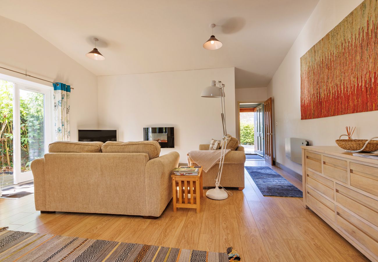 Bungalow in Themelthorpe - Hawthorn Cottage