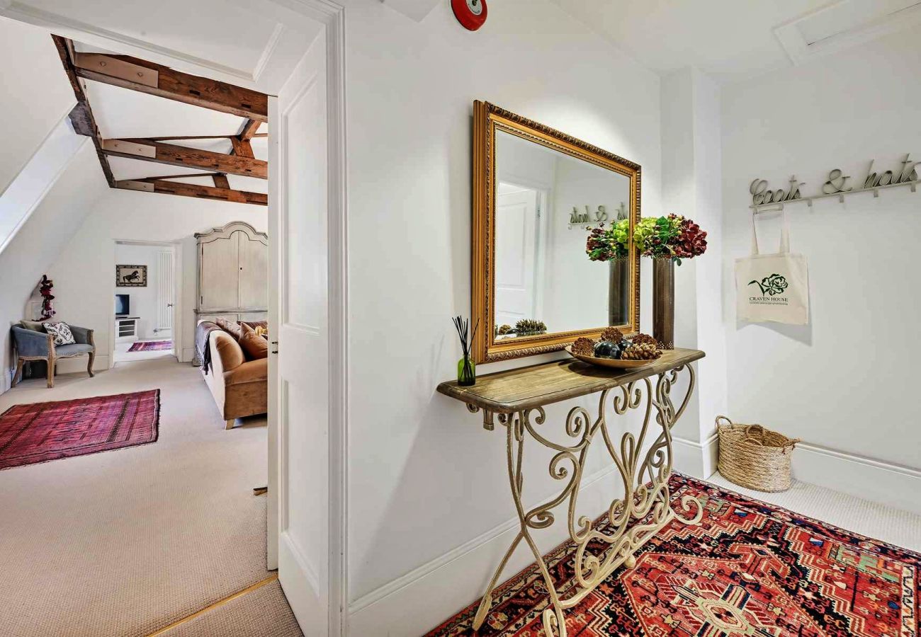 Apartment in East Molesey - Craven House, Park Suite
