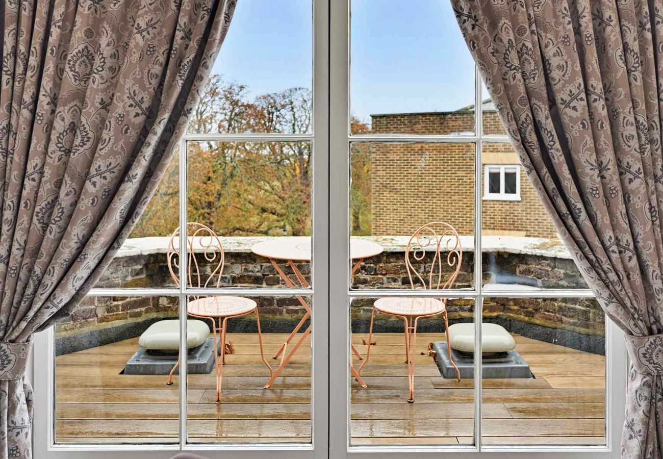 Apartment in East Molesey - Craven House, Park Suite