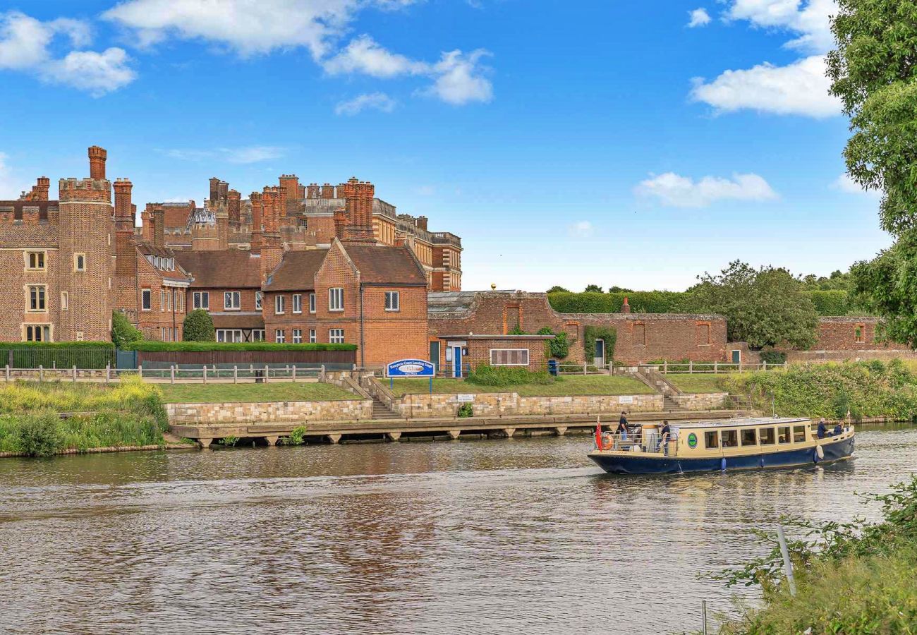 Apartment in East Molesey - Craven House, Park Suite