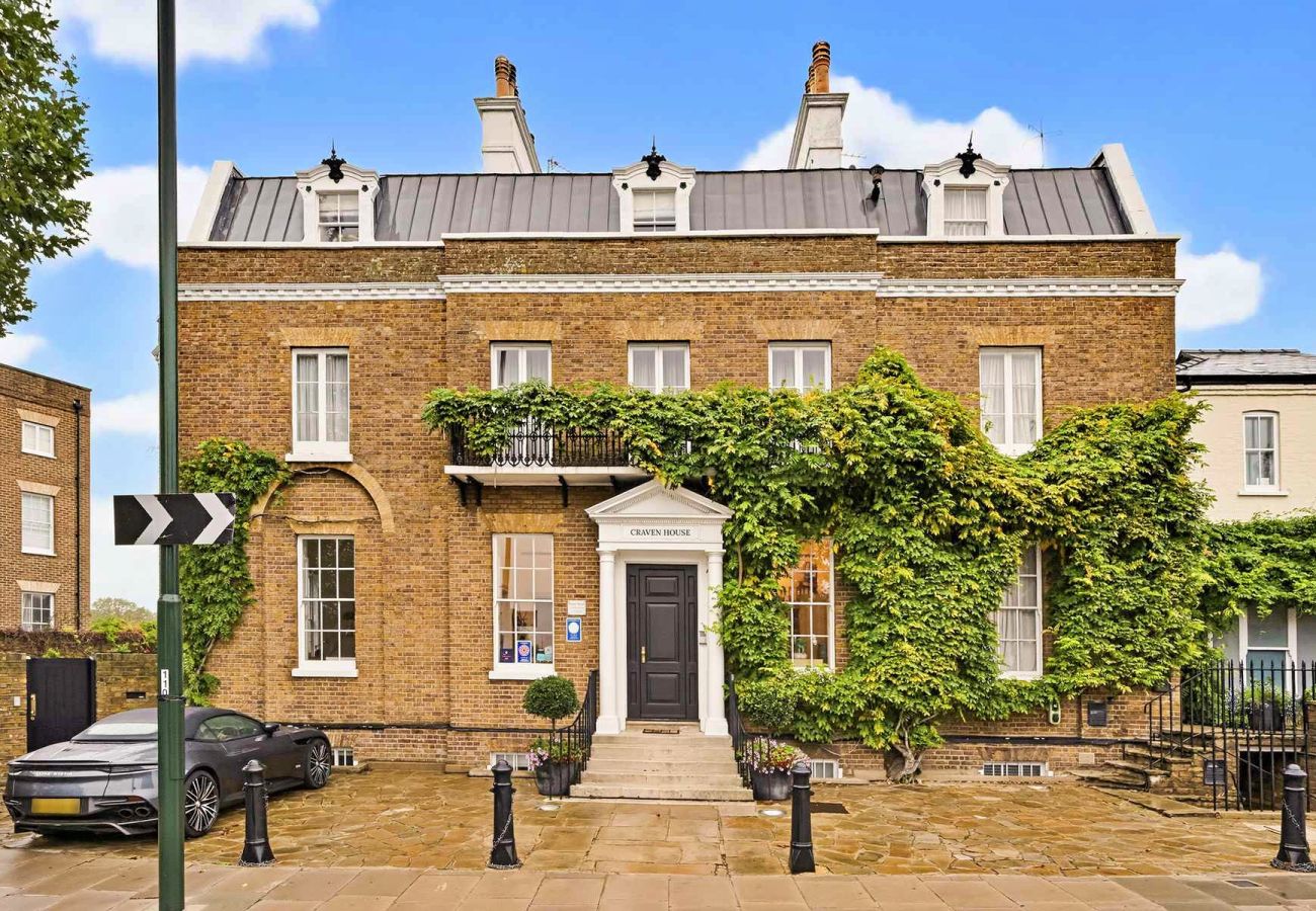 Apartment in East Molesey - Craven House, Park Suite