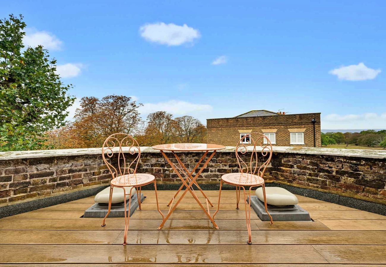 Apartment in East Molesey - Craven House, Park Suite